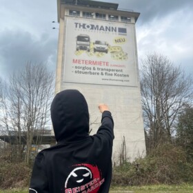 Dient nur noch als Werbefläche oder eben Geheimversteck der Kobra-Bande