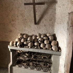 Der Eingangsbereich des Ritterhauses ist ein wenig gruselig ...