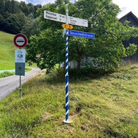 Richtung Buri fahren oder gehen - 1.1 km