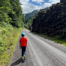 Vom Wegweiser sind es 15-20 Gehminuten