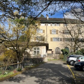 Zufahrt zum Schloss