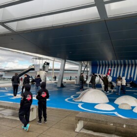 Mit dem Vordach bleibt man auch bei Regen trocken