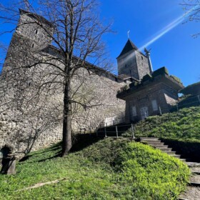 Einer der vielen Aufstiege zum Schloss