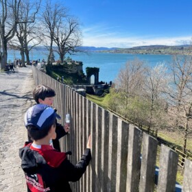 Von dieser Hügelzunge gibt es Ausblicke ohne Ende ...