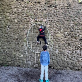 Kletterpark mit Ziegenglocken