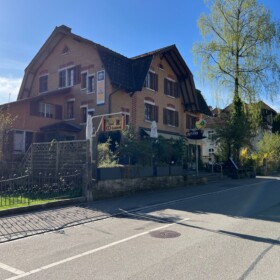 Voland Bäckerei in Bauma gleich in der Nähe des historischen Bahnhofs